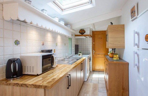 Cuers House | Wonderful villa for 4 guests with A/C, WIFI, private pool and TV