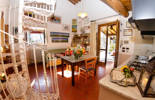 Vicopelago Villa | Wonderful villa for 4 guests with WIFI, private pool, TV, veranda, pets allowed and panoramic v.