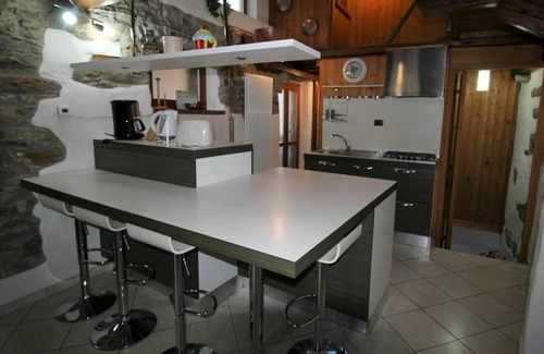 Castelveccana House | Wonderful villa for 4 people with TV