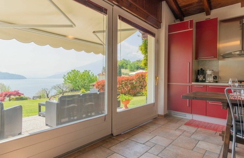 Domaso House | Wonderful villa for 4 people with WIFI, A/C, hot tub, TV, terrace and pets allowed