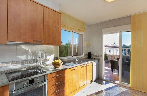 Vinaros House | Wonderful villa for 6 guests with WIFI, pool, A/C, TV, patio and pets allowed