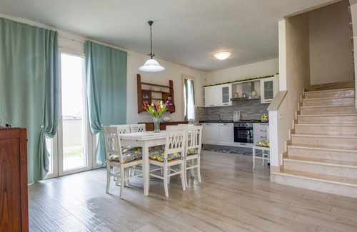 Cascine-La Croce House | Wonderful villa for 6 people with WIFI, A/C, TV, patio and pets allowed