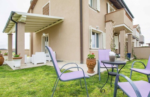 Cascine-La Croce House | Wonderful villa for 6 people with WIFI, A/C, TV, patio and pets allowed