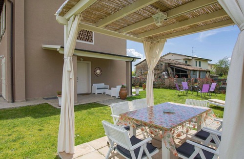 Cascine-La Croce House | Wonderful villa for 6 people with WIFI, A/C, TV, patio and pets allowed
