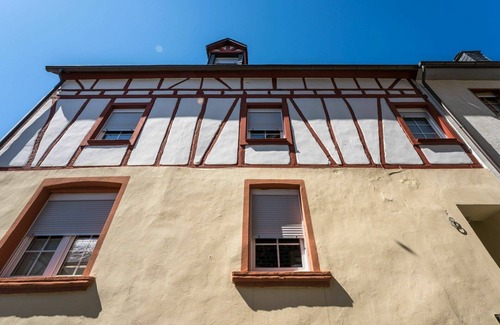 Ediger House | Wonderful villa for 8 guests with WIFI, TV, terrace, pets allowed and parking