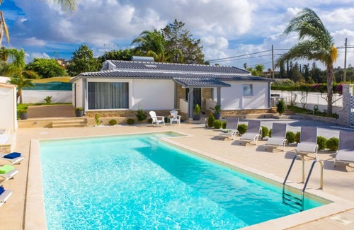 Trappeto Villa | Wonderful villa for 8 people with private pool, A/C, WIFI and TV