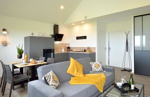 Cherrueix House | Wonderful villa for 3 guests with WIFI, TV and patio