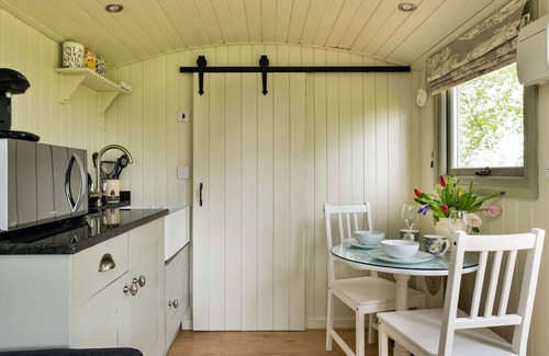 Nordley House | Wonderful villa for 2 people with WIFI, TV and terrace
