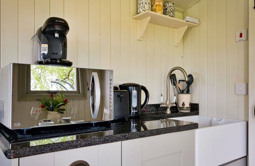 Nordley House | Wonderful villa for 2 people with WIFI, TV and terrace