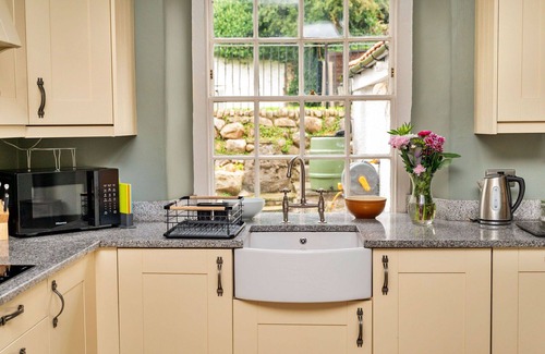 Catterick House | Wonderful villa for 14 guests with hot tub, WIFI, TV and pets allowed