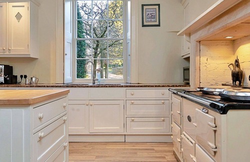 Tormarton House | Wonderful villa for 16 people with pool, WIFI
