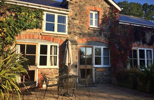 Liverton House | Wonderful villa for 4 guests with WIFI, terrace and pets allowed