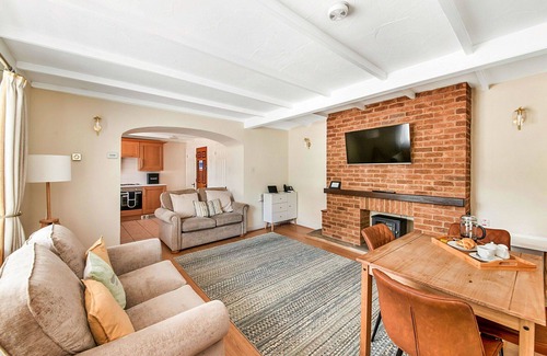 Thirsk House | Wonderful villa for 4 people with hot tub, WIFI, pool, terrace and pets allowed