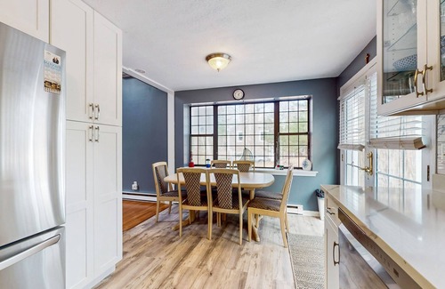 Buzzards Bay House | Wonderfully located home with 2 living rooms - near beach, bike path & golf