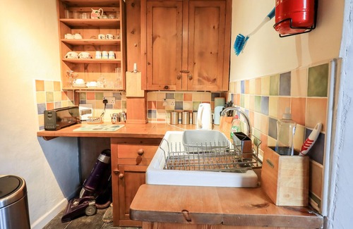 Kendal Cottage | WOOD COTTAGE in Kendal