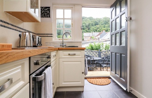 Lynton House | WOOD COTTAGE, pet friendly, character holiday cottage in Lynton
