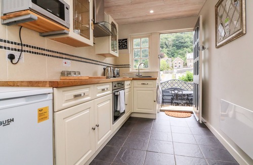 Lynton House | WOOD COTTAGE, pet friendly, character holiday cottage in Lynton