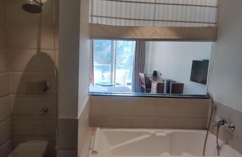 Kumarhatti Hotel | Wood Creek Resort & Spa Kasauli