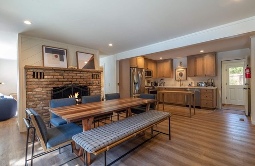 Kings Beach Cabin | Wood FP, True Treasure at Rainbow's End, High Design, Great Yard, EV Charger