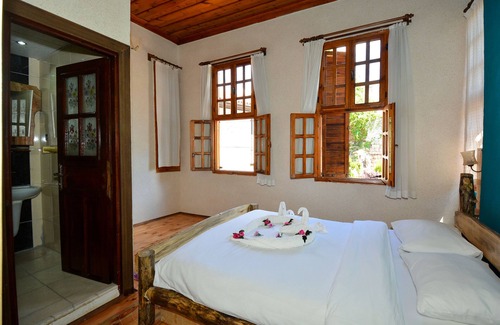 Kaleici Hotel | Wood House