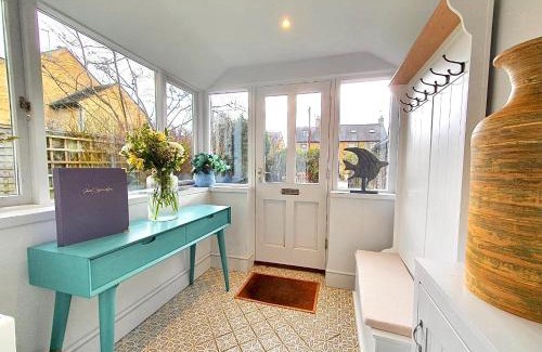 Bourton House | Woodbine Cottage