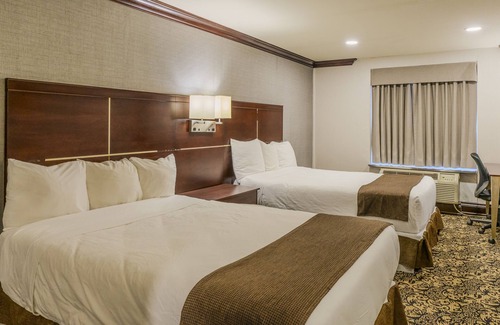 Mount Pleasant Hotel | Woodbine Hotel and Suites