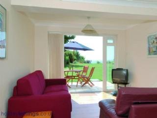 Ventnor Apartment | Woodcliffe Sea-view Apts
