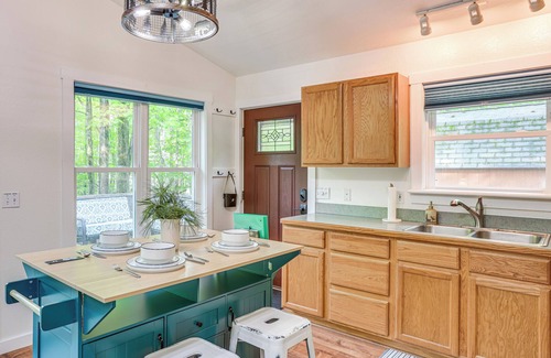 Farwell Cottage | Wooded Country Home w/Spacious Deck in Farwell!