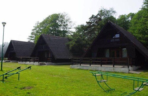Mielno House | Wooden Chalet by Lake Jamno near the Sea