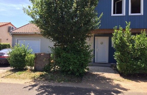 Perignat-sur-Allier House | Wooden house with swimming pool