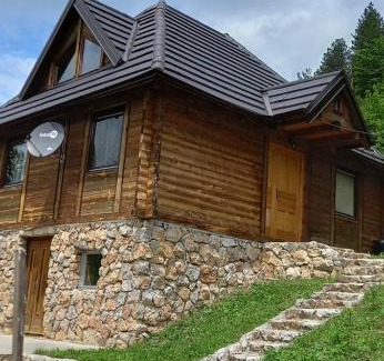 Bajina Basta House | Wooden house Nada (Drvena kuća Nada)