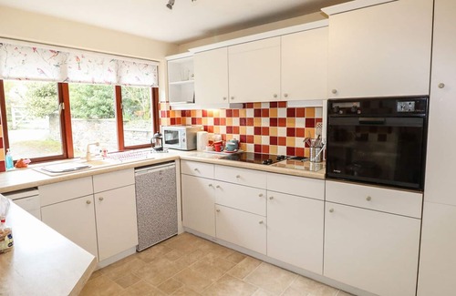 Narberth Cottage | WOODGREEN COTTAGE, pet friendly, with open fire in Narberth