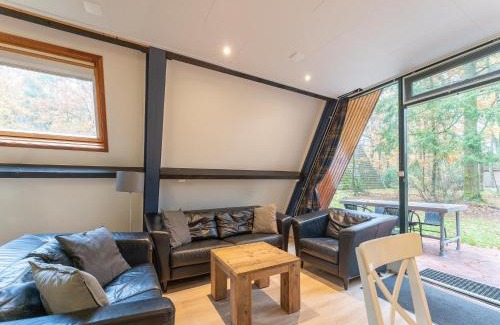 Stramproy House | Woodland Bungalow w BBQ