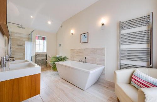 Diss House | Woodland Lodge