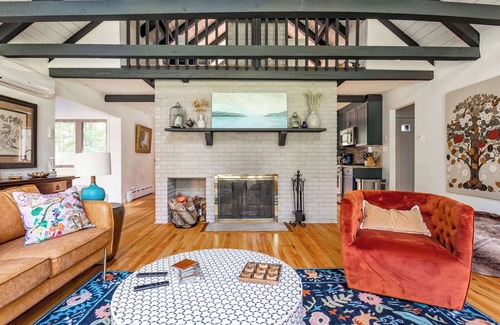 Barryville House | Woodland Manor: Hot Tub | Cozy | Family Friendly