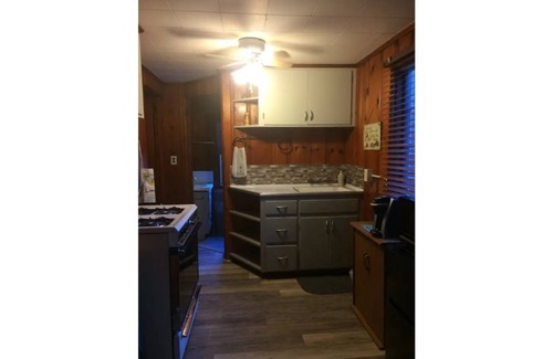 Youngstown Apartment | Woodland Oasis Cabin Apartment