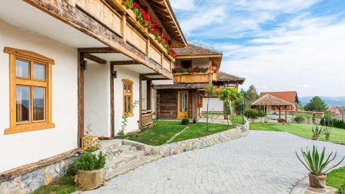 Kragujevac Bed & Breakfast | Woodland Resort