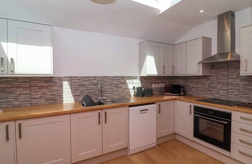 Bideford Cottage | WOODLAND ROOST, pet friendly, with open fire in Bideford