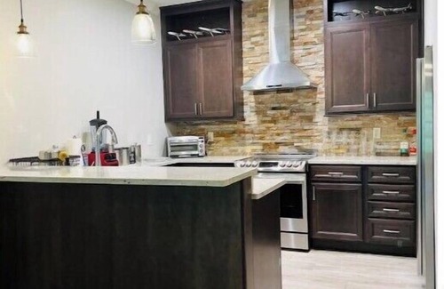 North Brookhaven House | Woodland Sanctuary: Luxury 2-BR