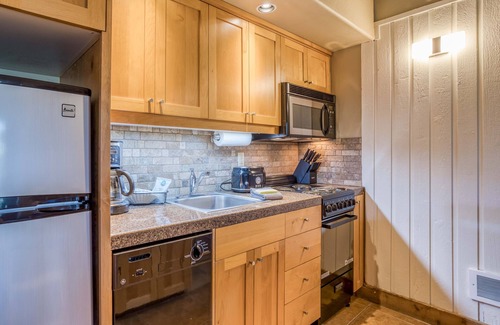 Century West Condo | Woodland View, Deck, BBQ, Upper Level Bend Condo