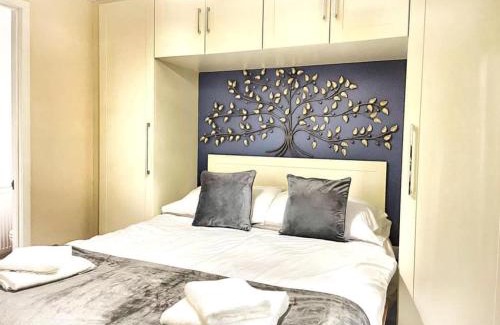 Llanybri Ski Chalet | Woodland View -Hot Tub-Tenby-Carmarthen-St Clears