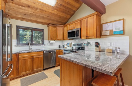 Mammoth Lakes House | Woodlands 2 Bedroom & Loft Townhouse In A Beautiful Wooded Complex