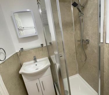 Broadheath House | Woodlands