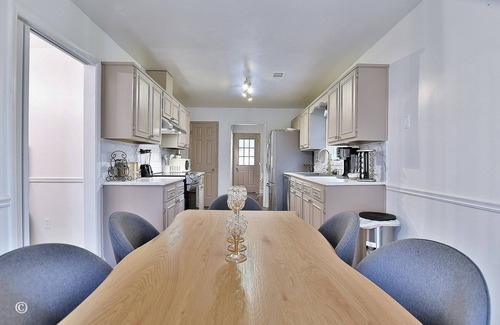 Columbus House | Woodmere House: Room to Breathe, Moments to Make
