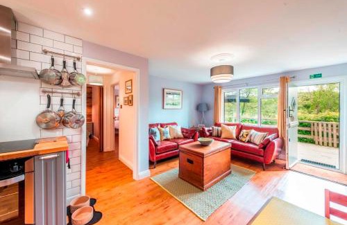 Bude Villa | Woodpecker at South Forda Park