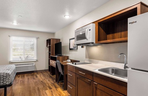 Port Saint Lucie Hotel | WoodSpring Suites Port St. Lucie