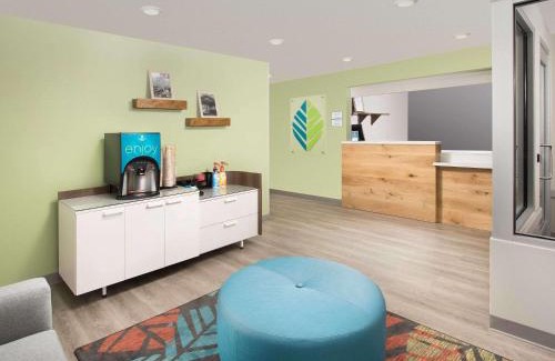 Maumee Hotel | WoodSpring Suites Toledo Maumee