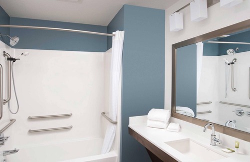 Wilmington Hotel | Woodspring Suites Wilmington Riverfront