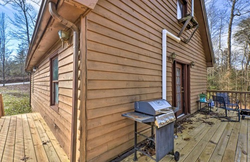 Blue Ridge House | Woodsy Blue Ridge Retreat, 3 Mi to Downtown!