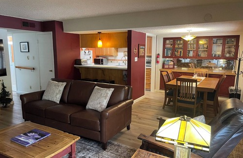 Rancho Bijou Condo | Woodsy Tahoe Retreat
